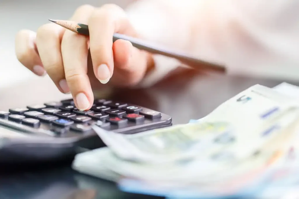 Cuánto gana una interna en España sin papeles
